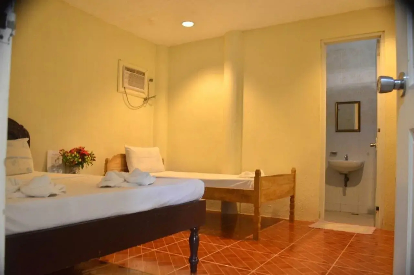 Sunday Flower Hotel