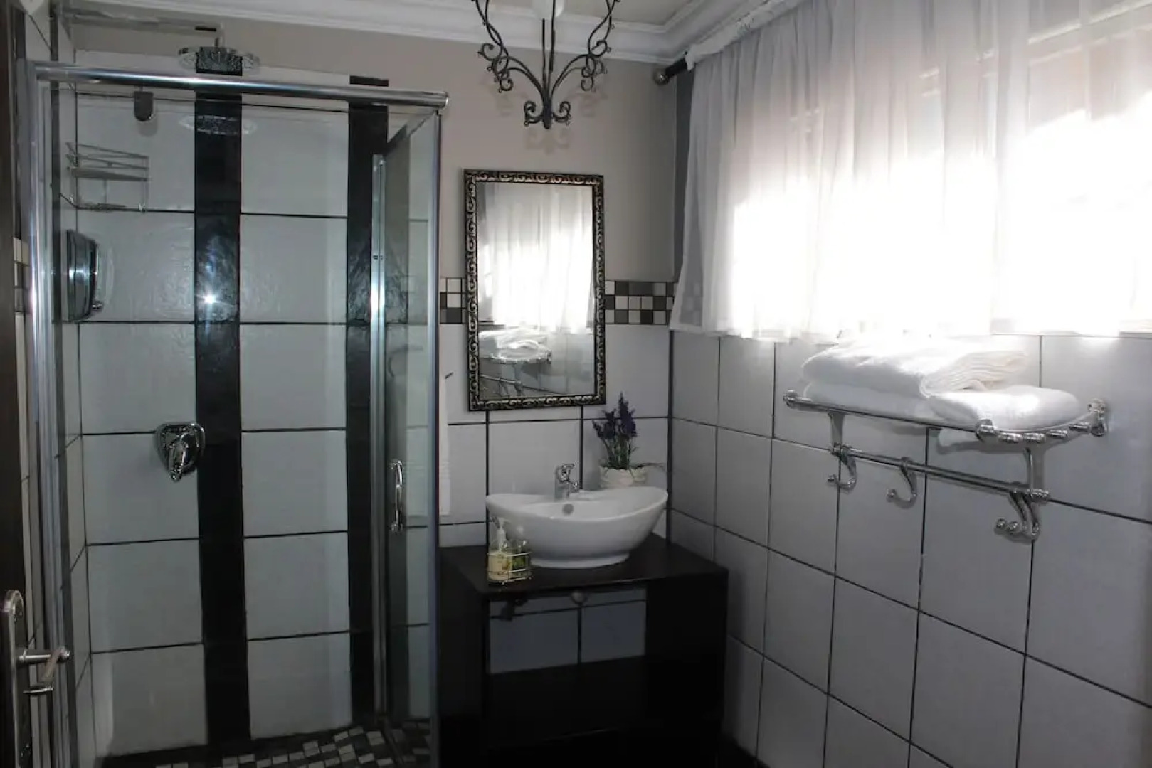 Cottonwood Guesthouse