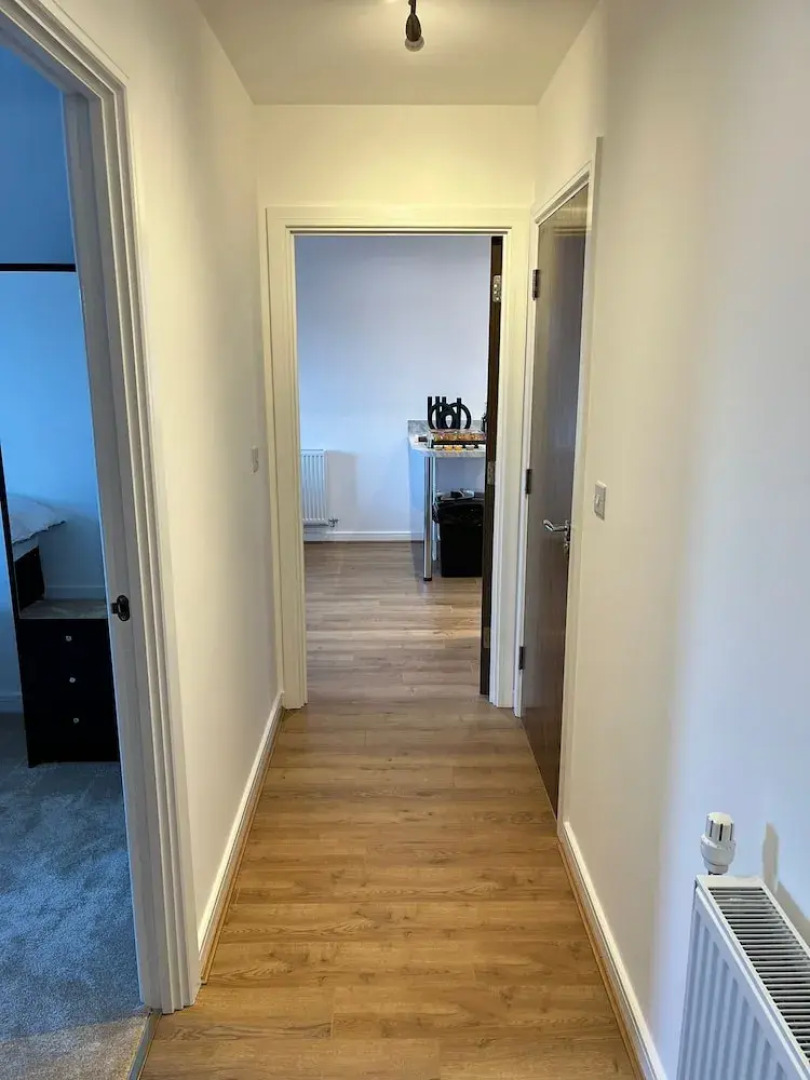 Luxury 2-bed Flat in Lakeside, West Thurrock