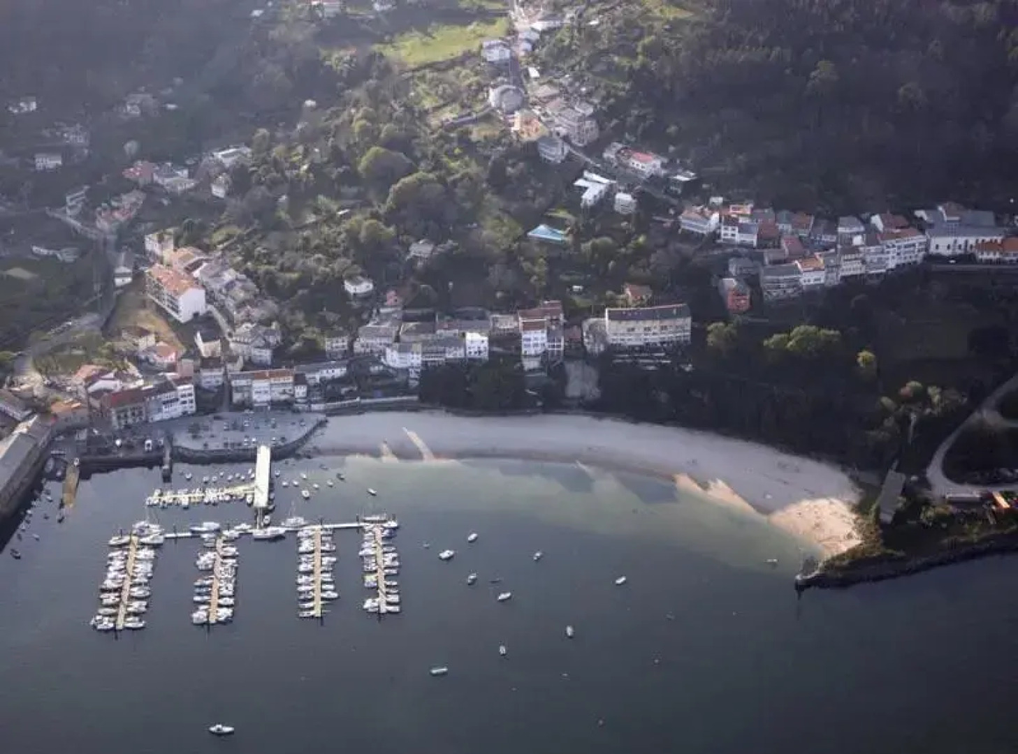 Apartamento con piscina y excelentes vistas