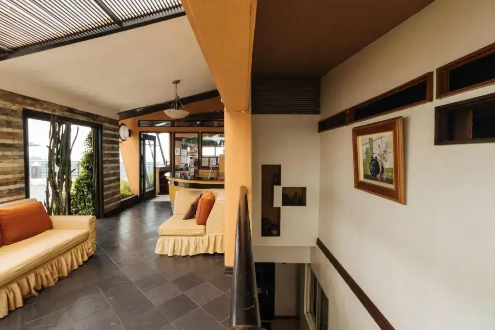 RedDoorz Plus @ The Ridge Tagaytay City