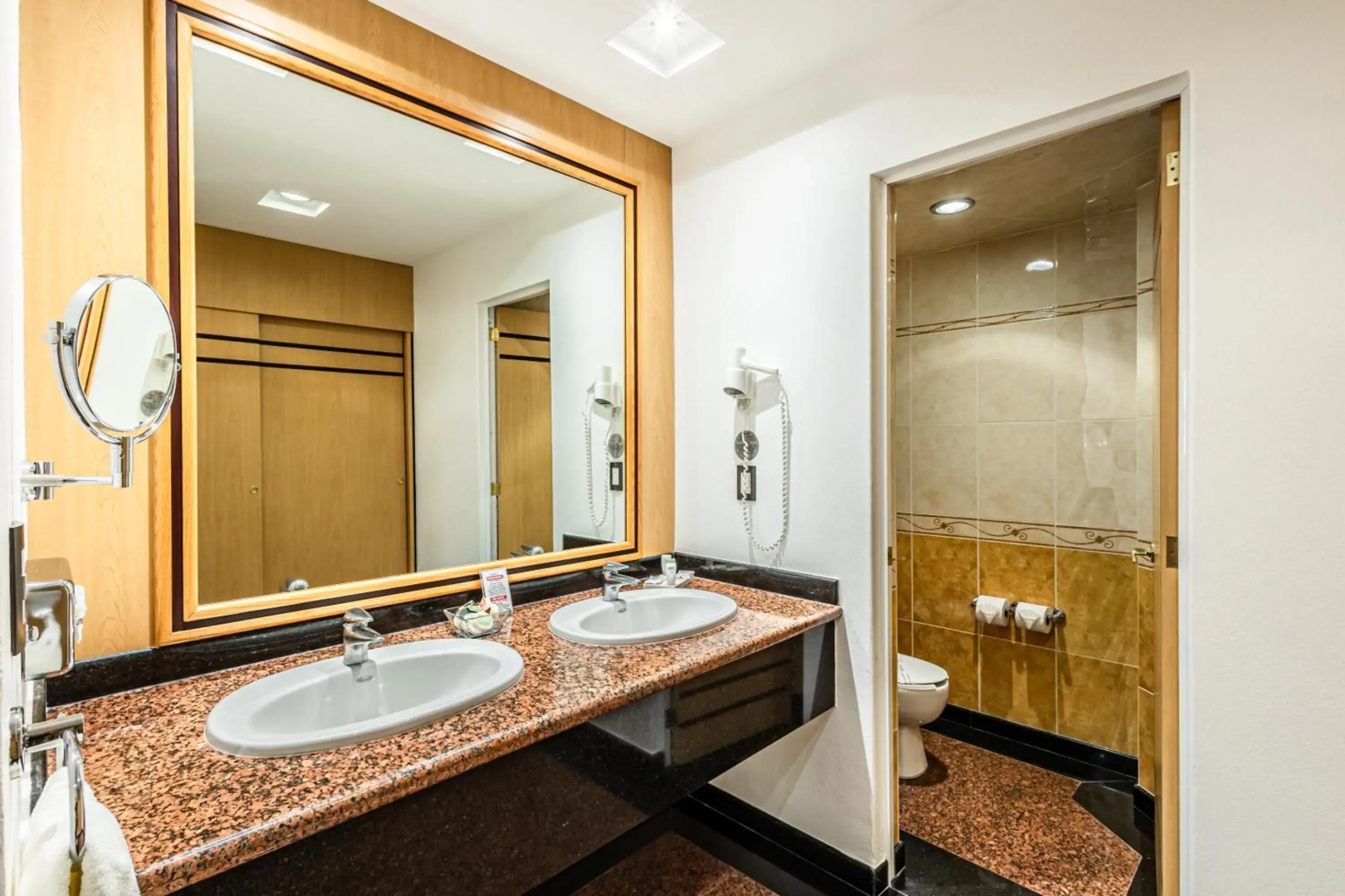 Suites Inn La Muralla Metepec