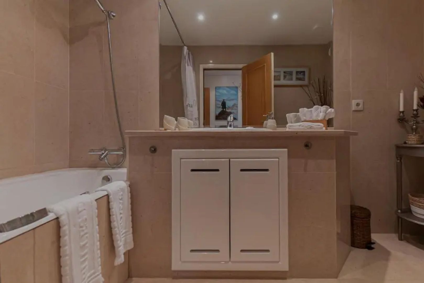 Exclusive Luxury4you – Beachfront Boutique Penthouse Apt!