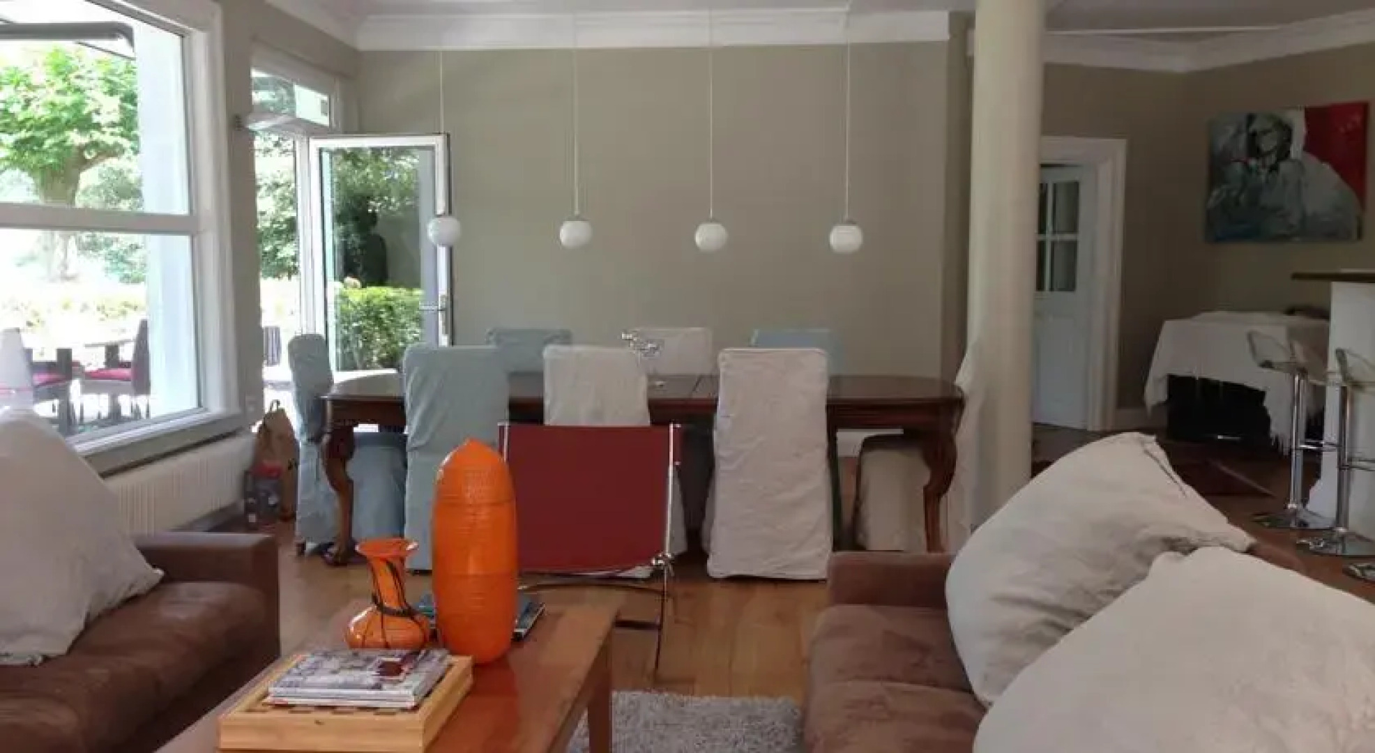 The Lakehouse Apartment