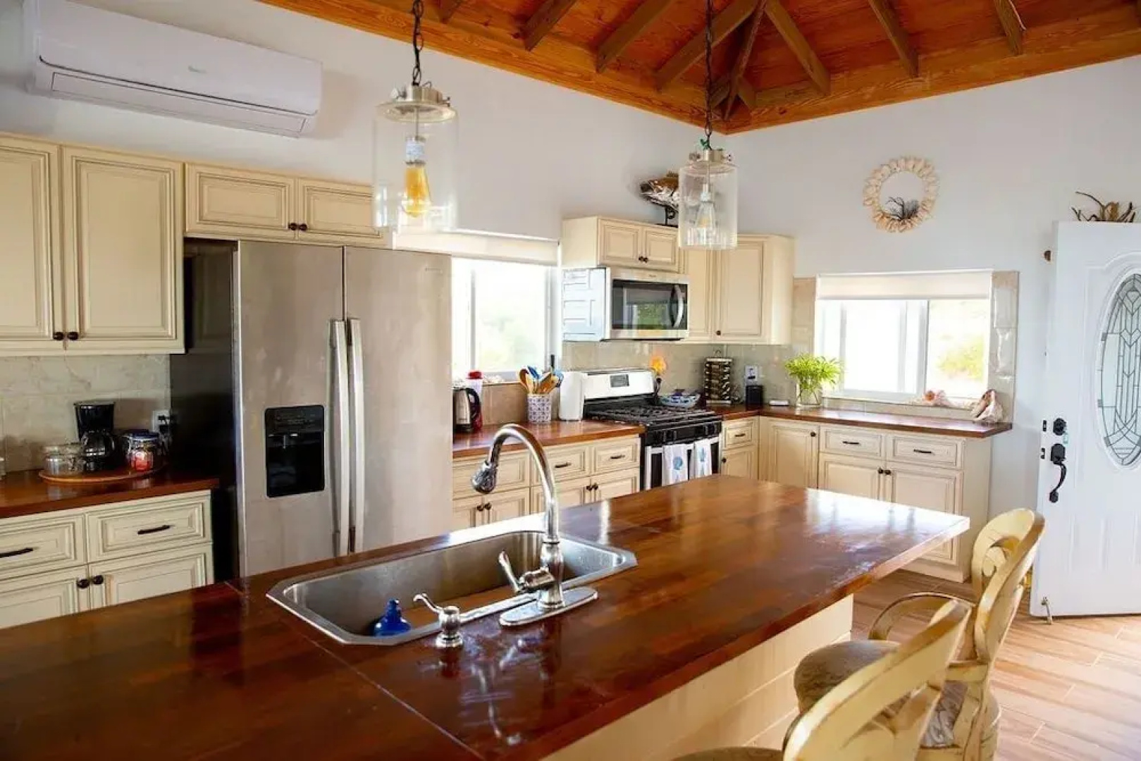 Blue Love Point 5 Bedroom Home