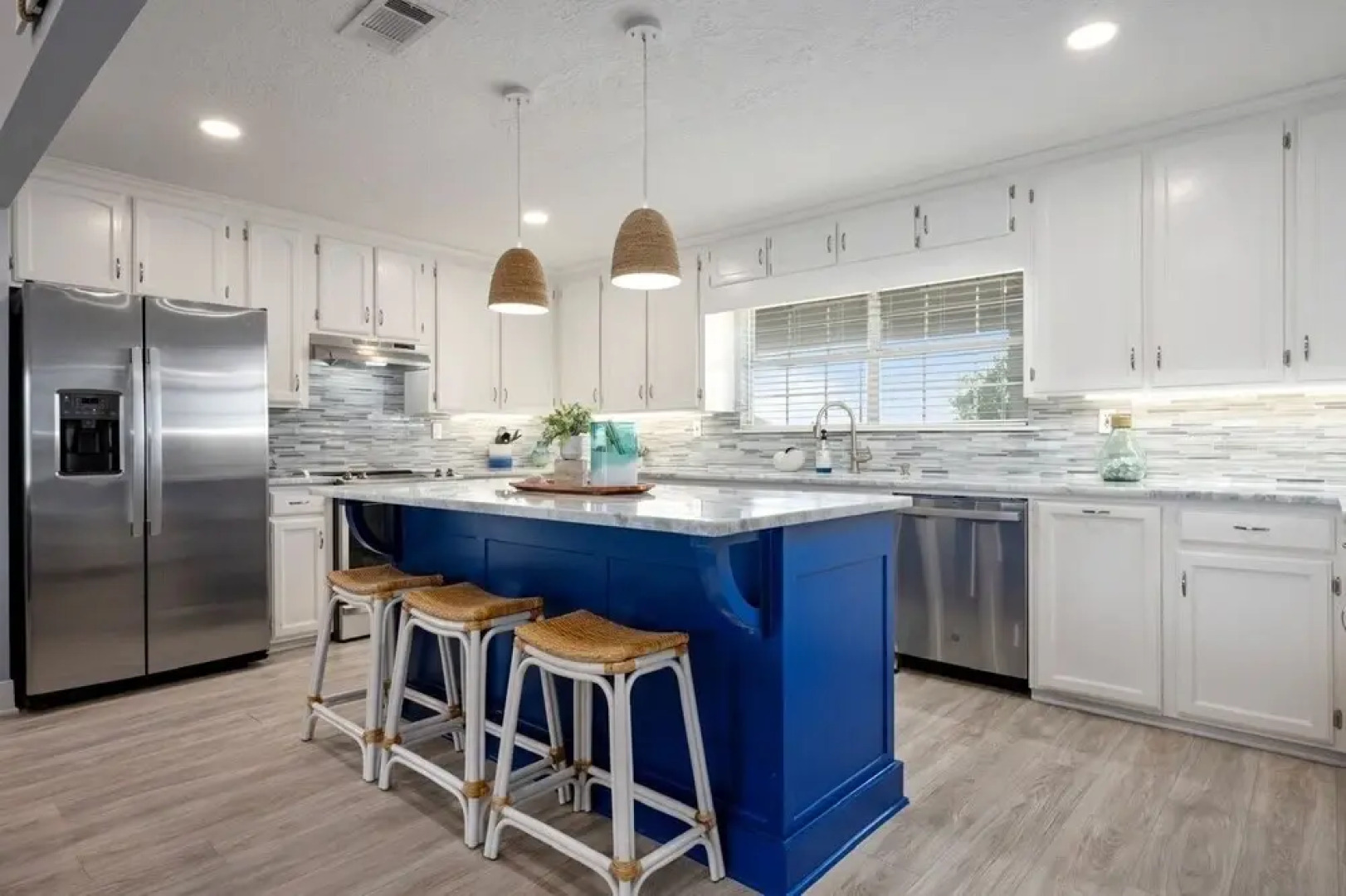 Bolivar Slam 3 Bedroom Home by RedAwning