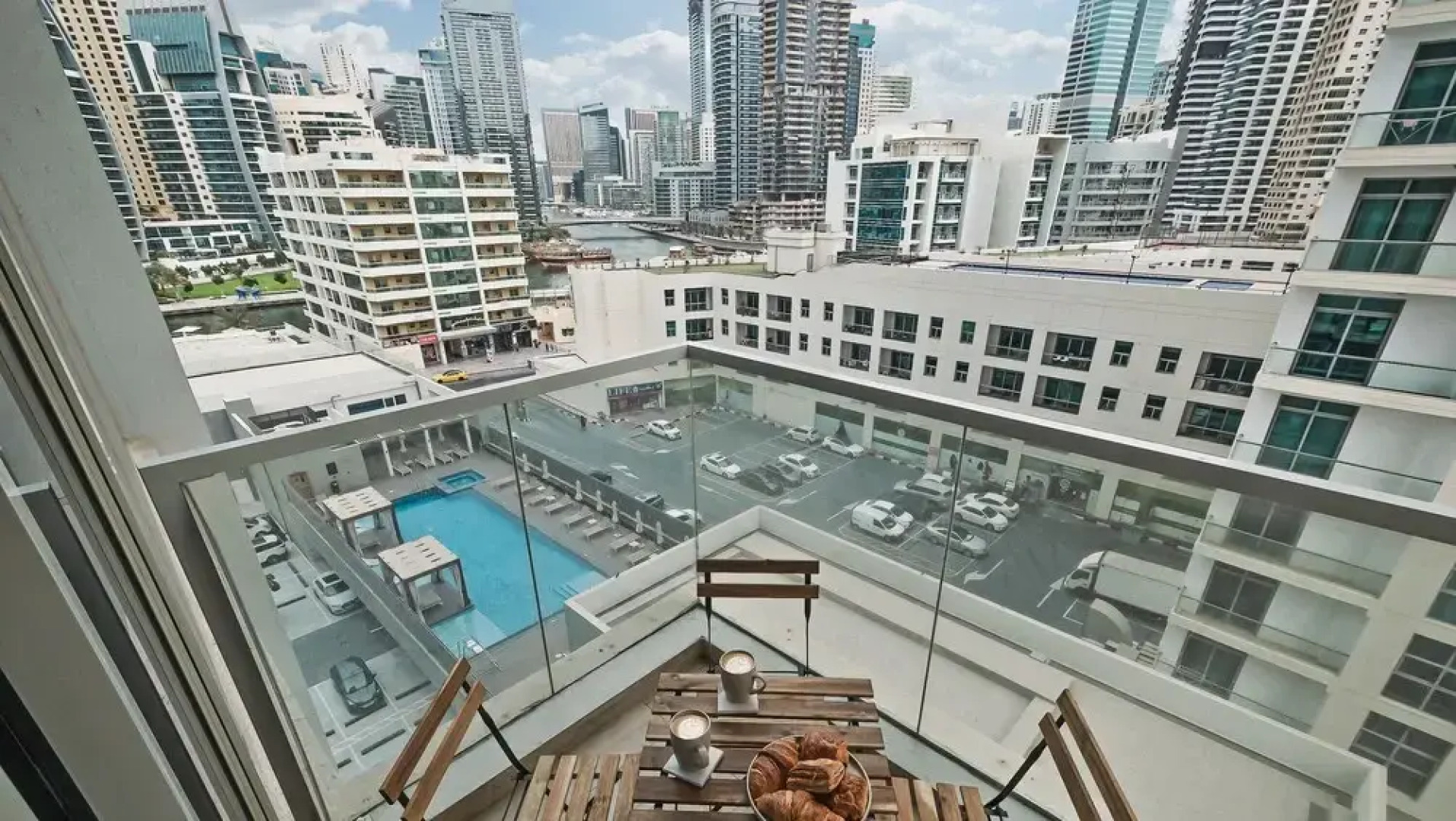 LUX The Modern Marina Suite 2 bed