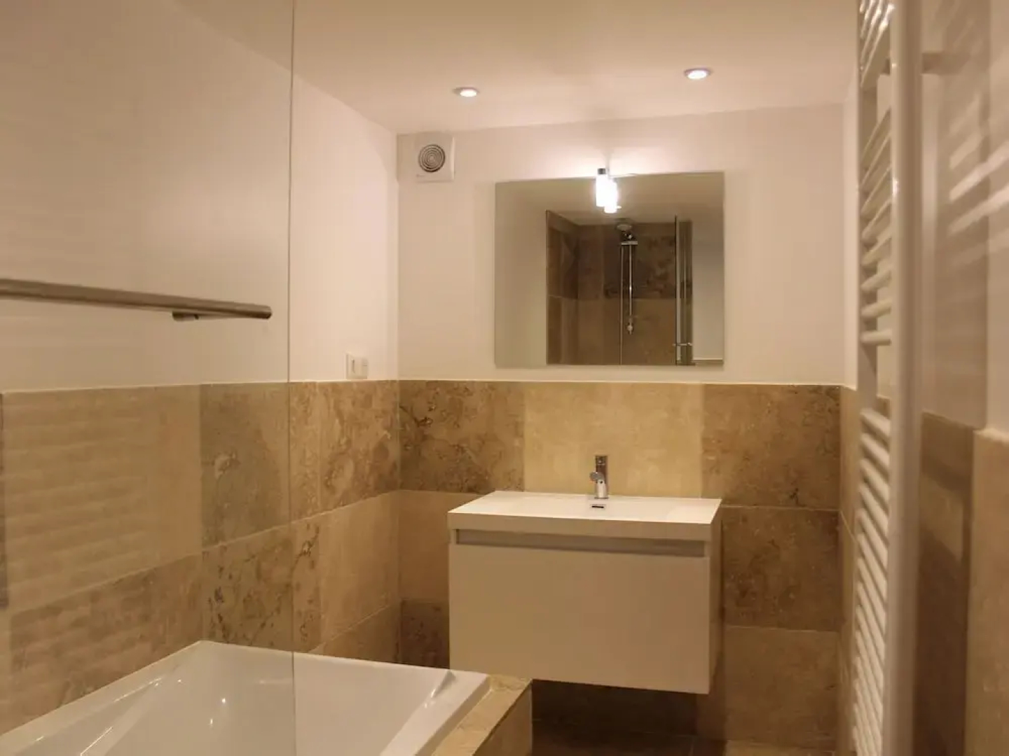 Inviting Holiday Home in La Croix Valmer With Swimming Pool