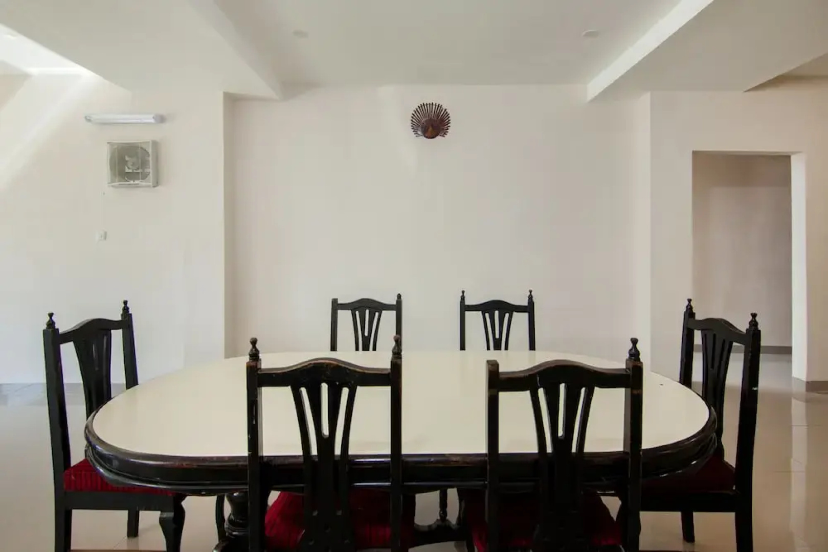 Wisata Hotel by OYO Rooms