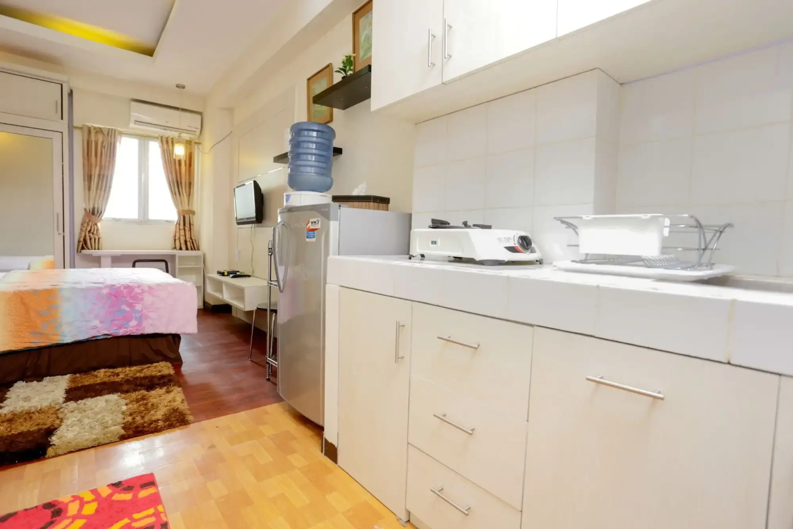RedDoorz Apartment @ The Suites Metro Soekarno Hatta