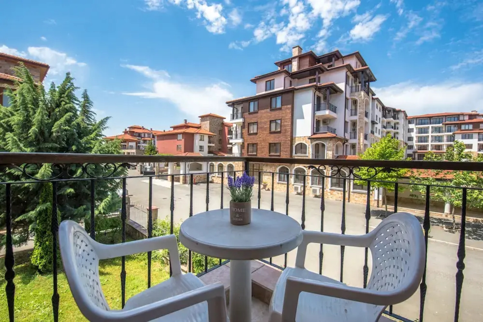 Apollon Complex Apartment