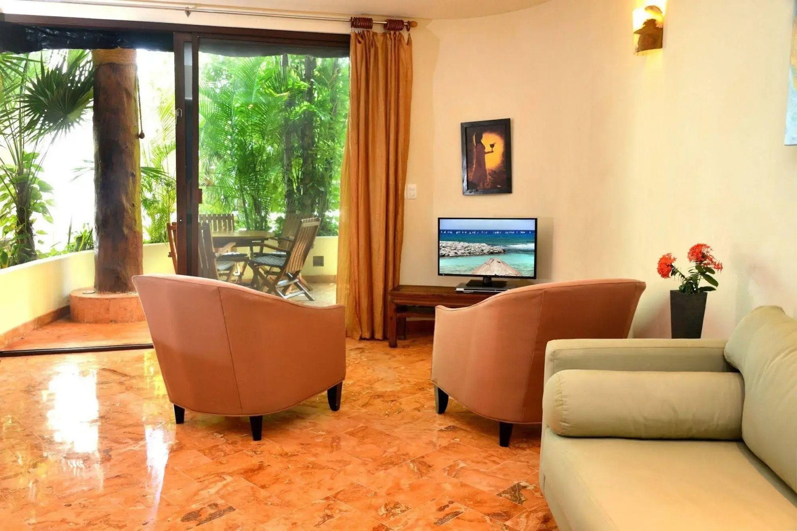 Porto Playa Condo Hotel & Beachclub