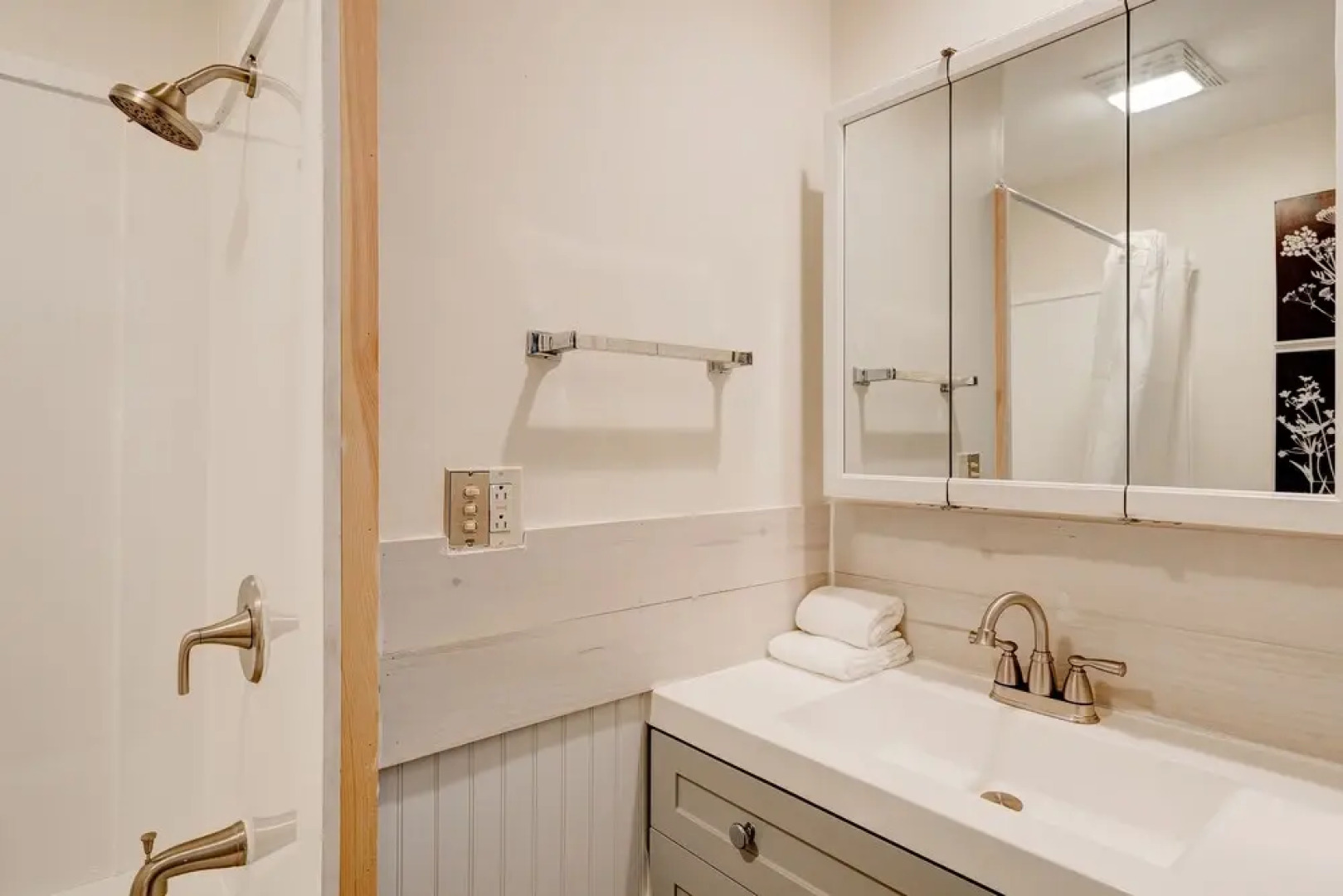 Charlie's Cabin 3 Bedroom Cabin by Redawning