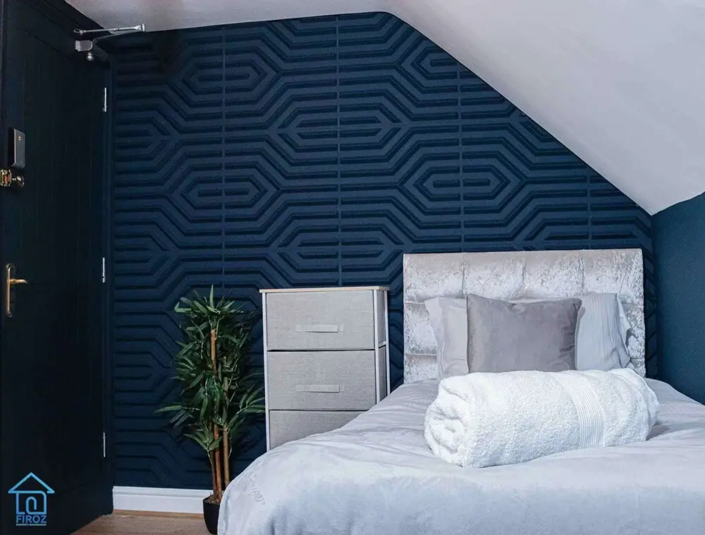 York Contractor House by Firoz Property Management