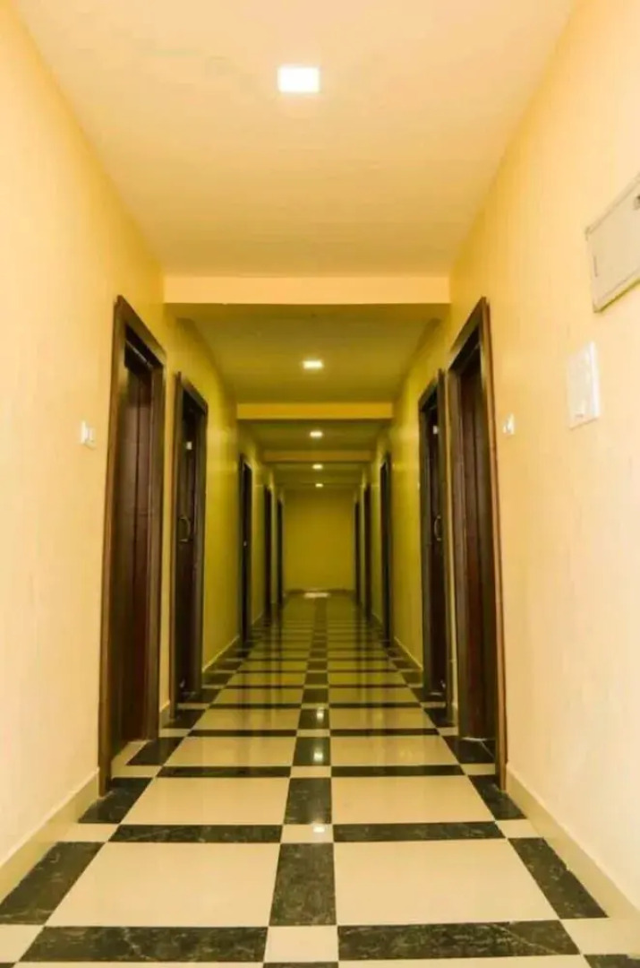 Iroomz Hotel Krishna Inn