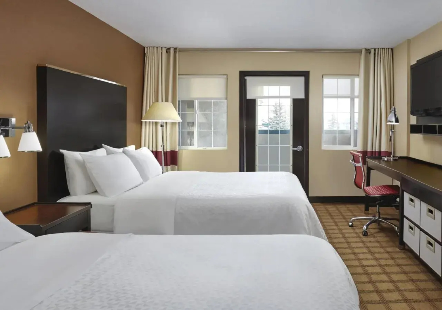 Four Points by Sheraton Hotel & Suites Calgary West