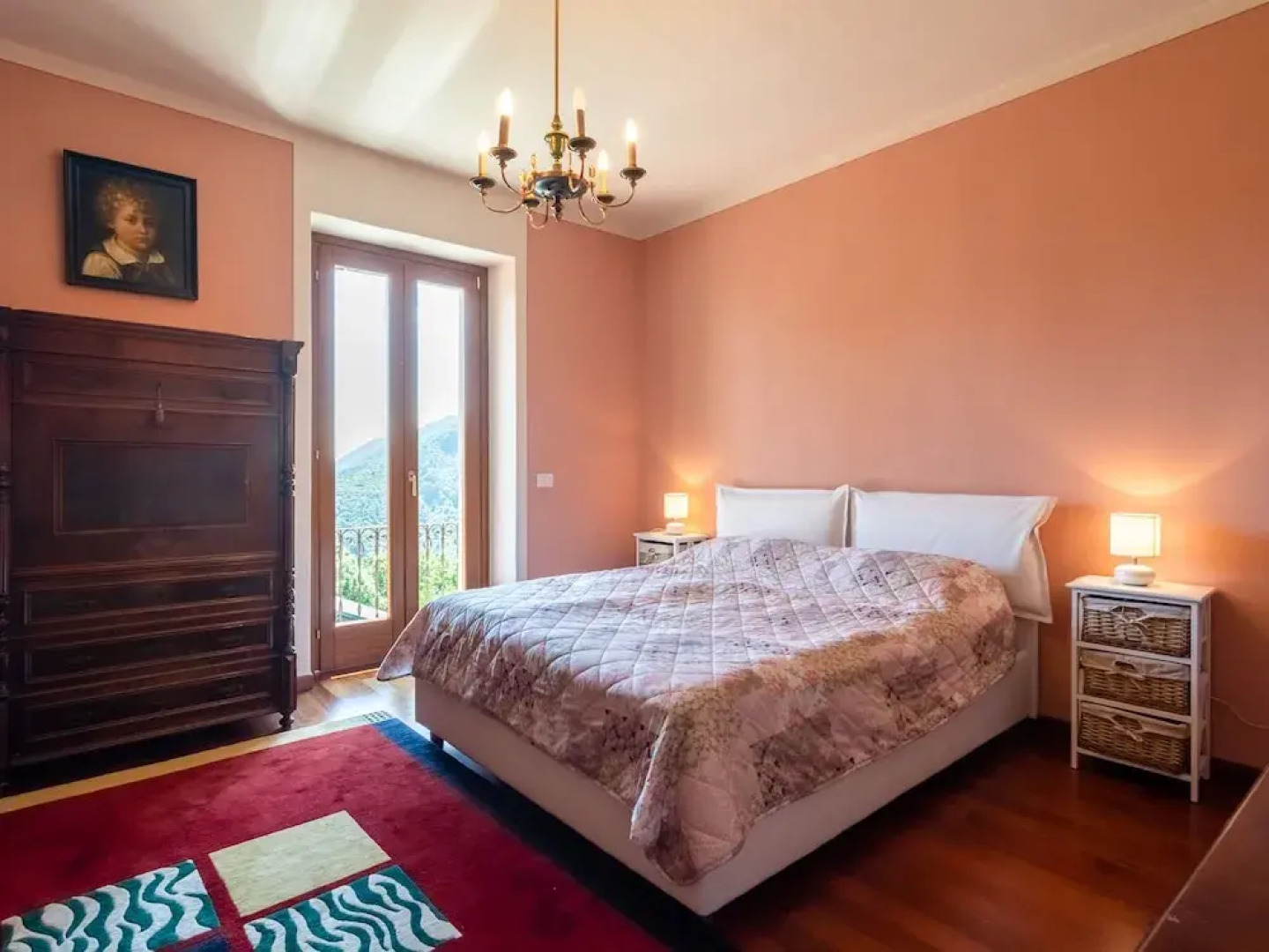 Villa With Private Pool and View of the Lake