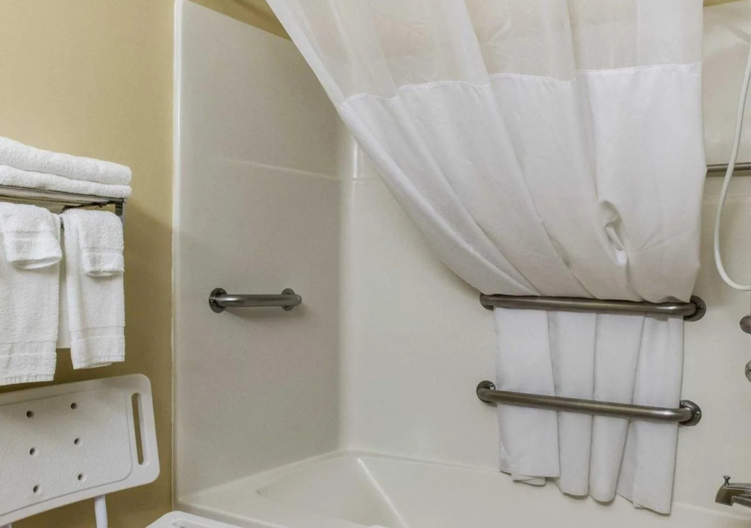 Quality Suites Near West Acres