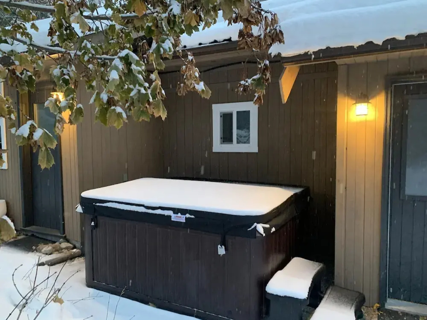 Barefoot Villas Cabin 2 Moose w/ Hot Tub