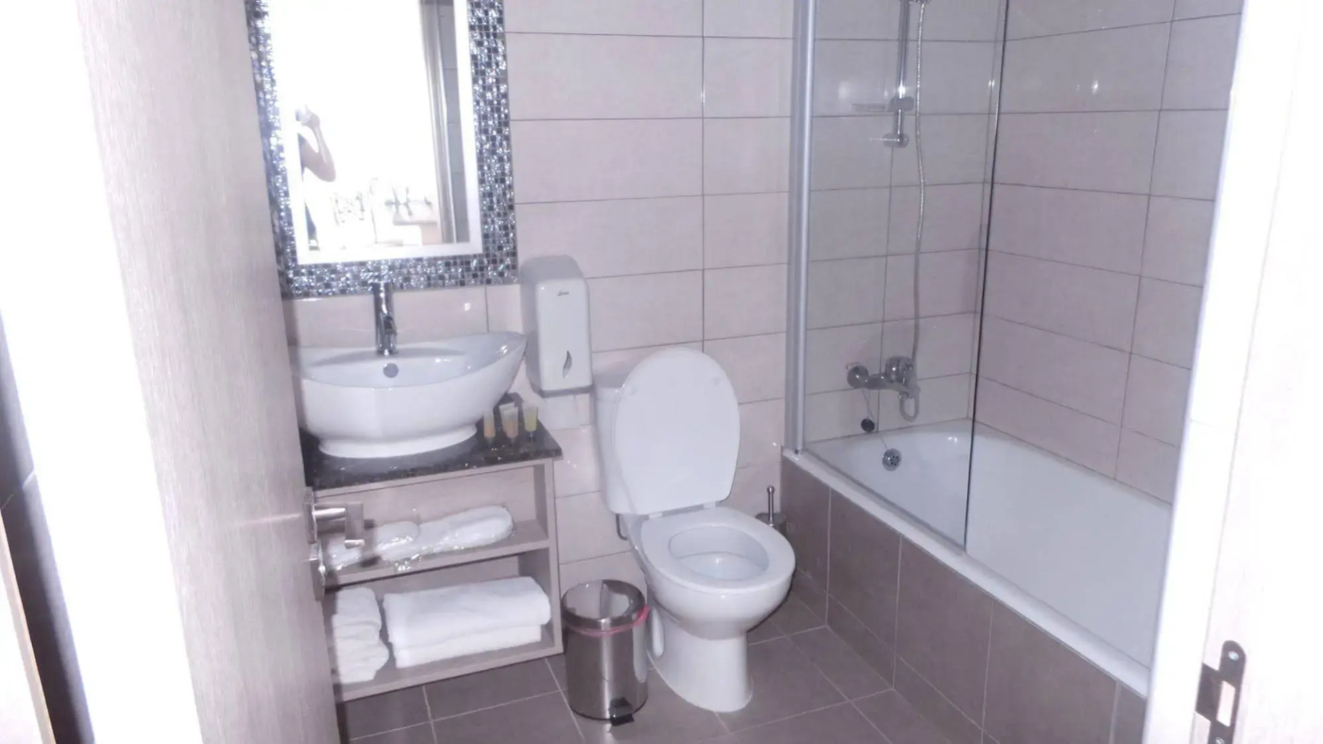 Neptune Hotel Apartments