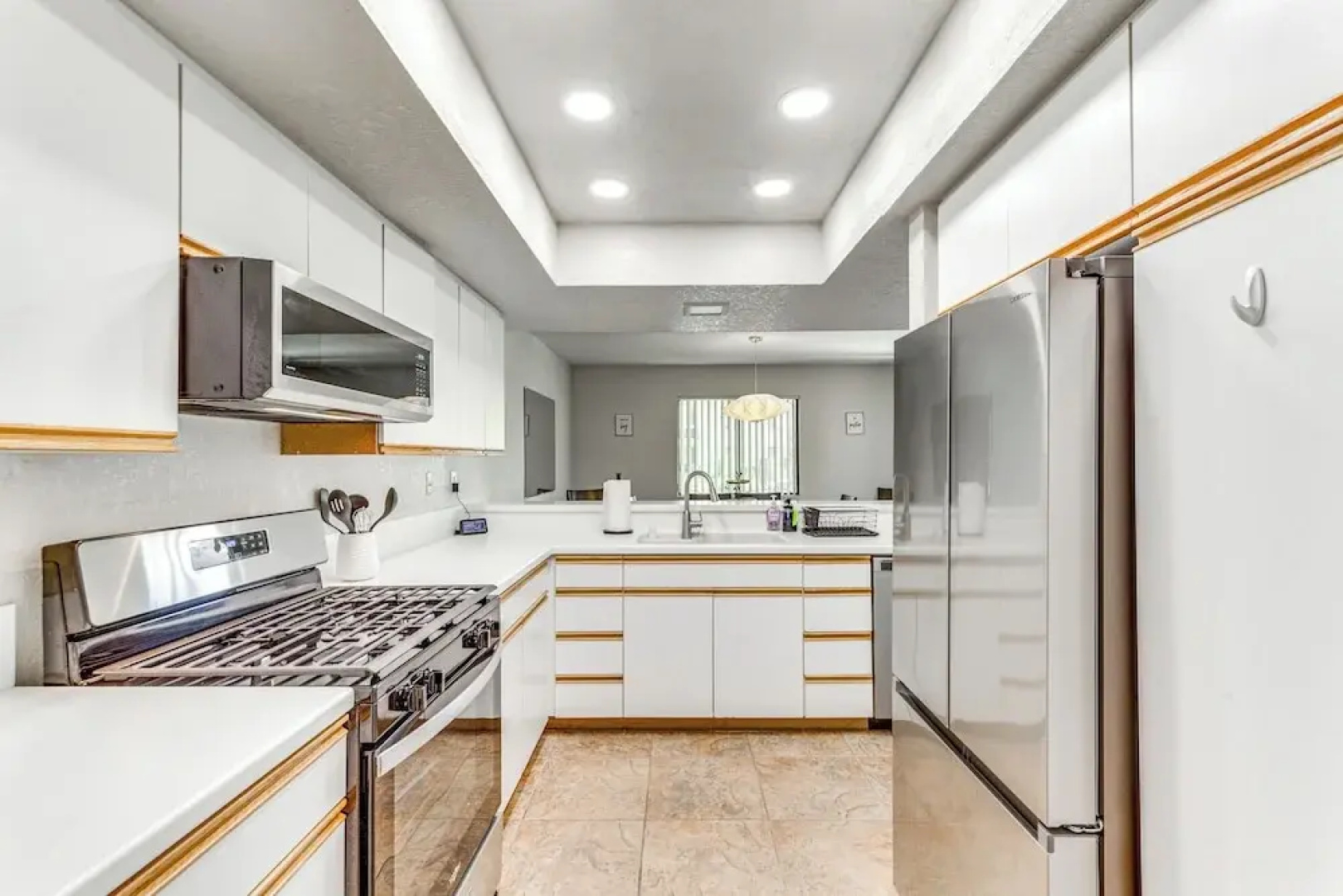 Golf, Hike & Relax: Cathedral City Condo