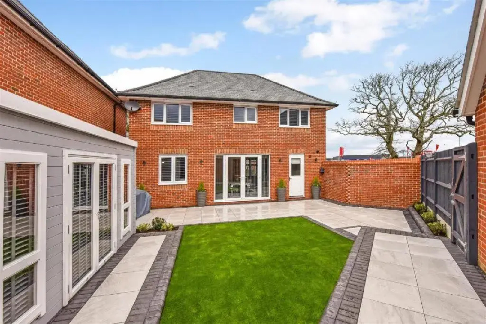 Luxury 4 Bedroom Detached House