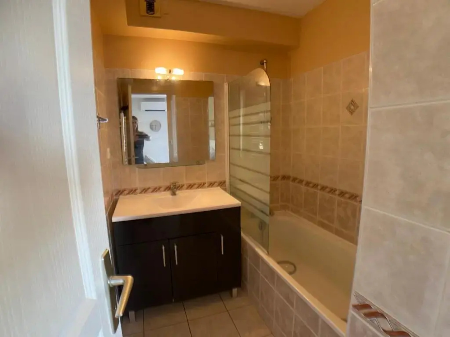 Studio Climatisé et Grande Terrasse Tarbes Centre