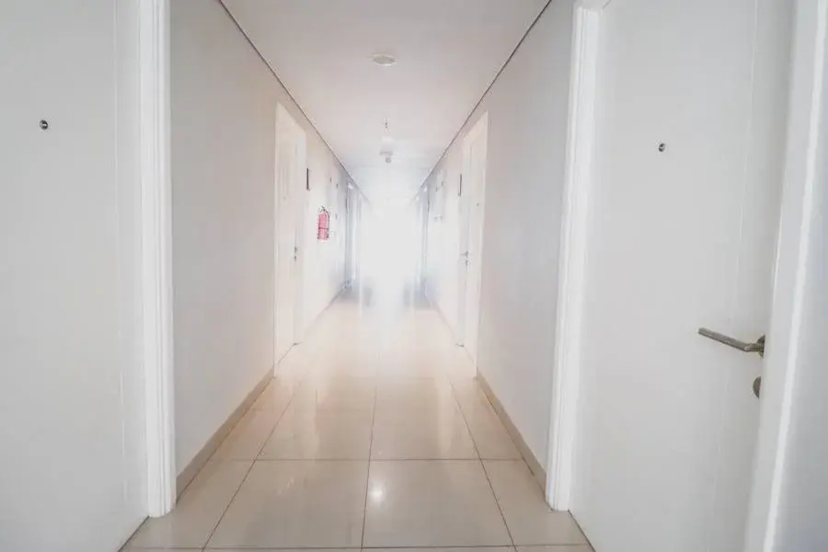RedDoorz Apartment near Summarecon Mall Serpong