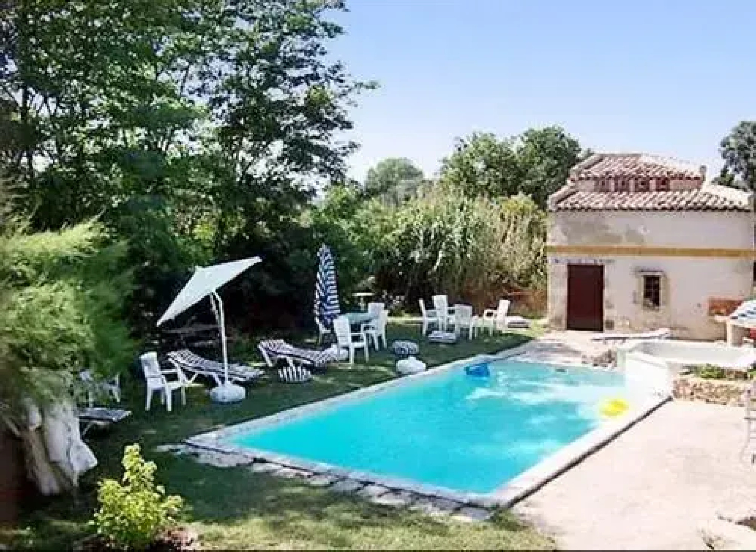 6 Bedroom House 16338592 By HomeRez