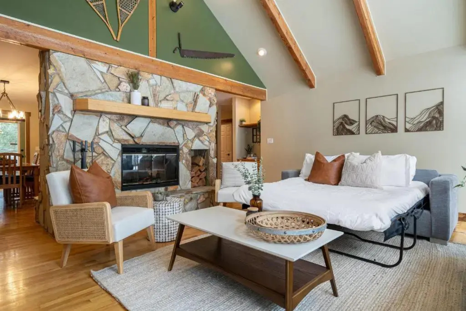 The Caribou Lodge I HotTub I Fireplace I Sleep16