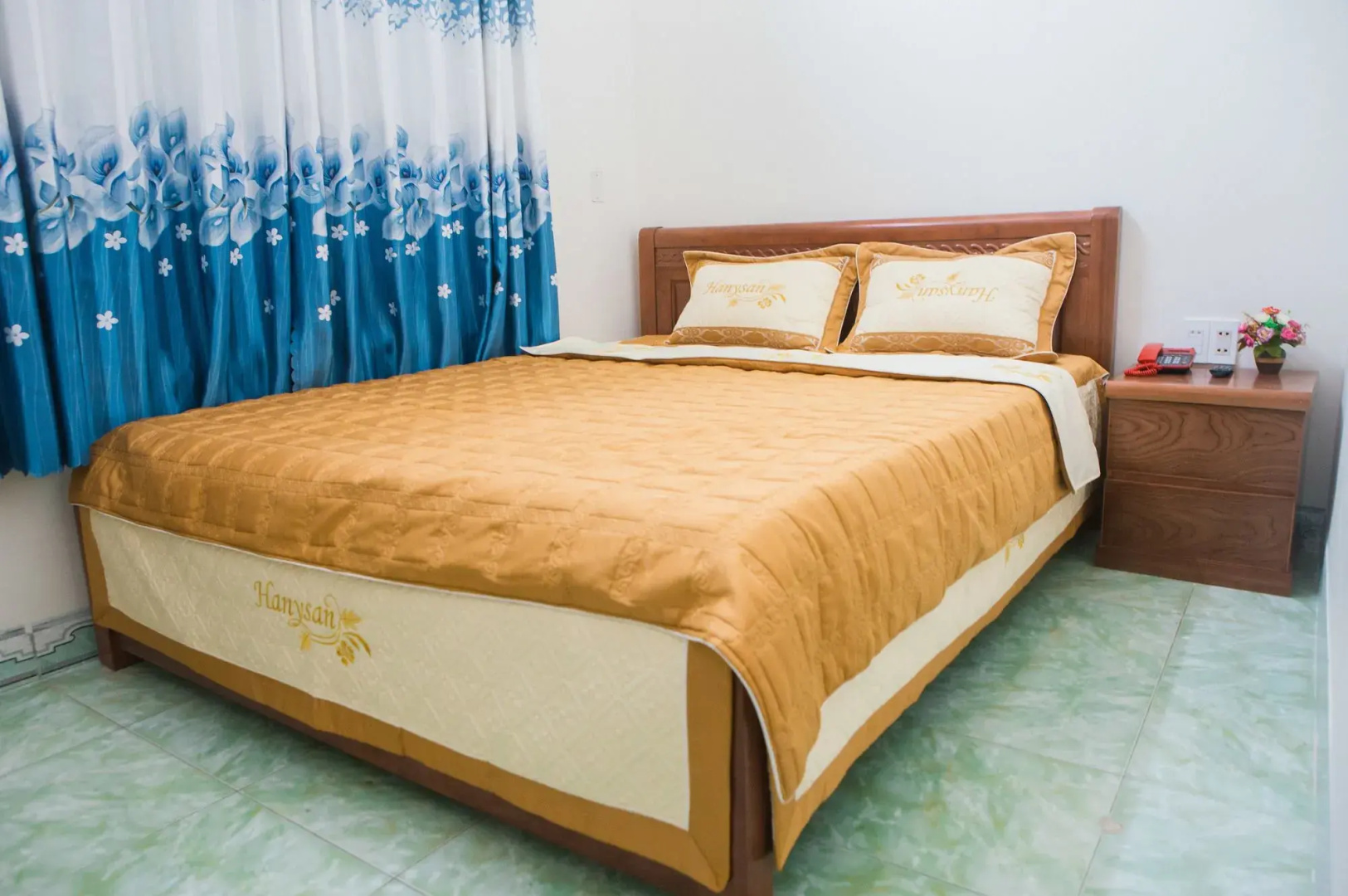 Trieu Hoang Hotel