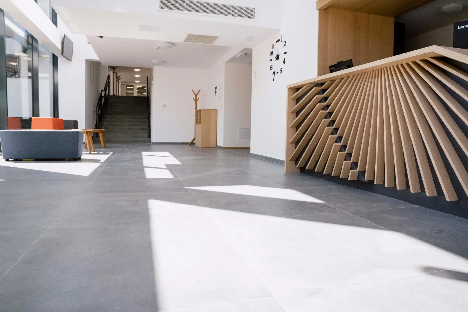 R¿czi Hotel, T¿r ¿Rendezv¿k¿zpont