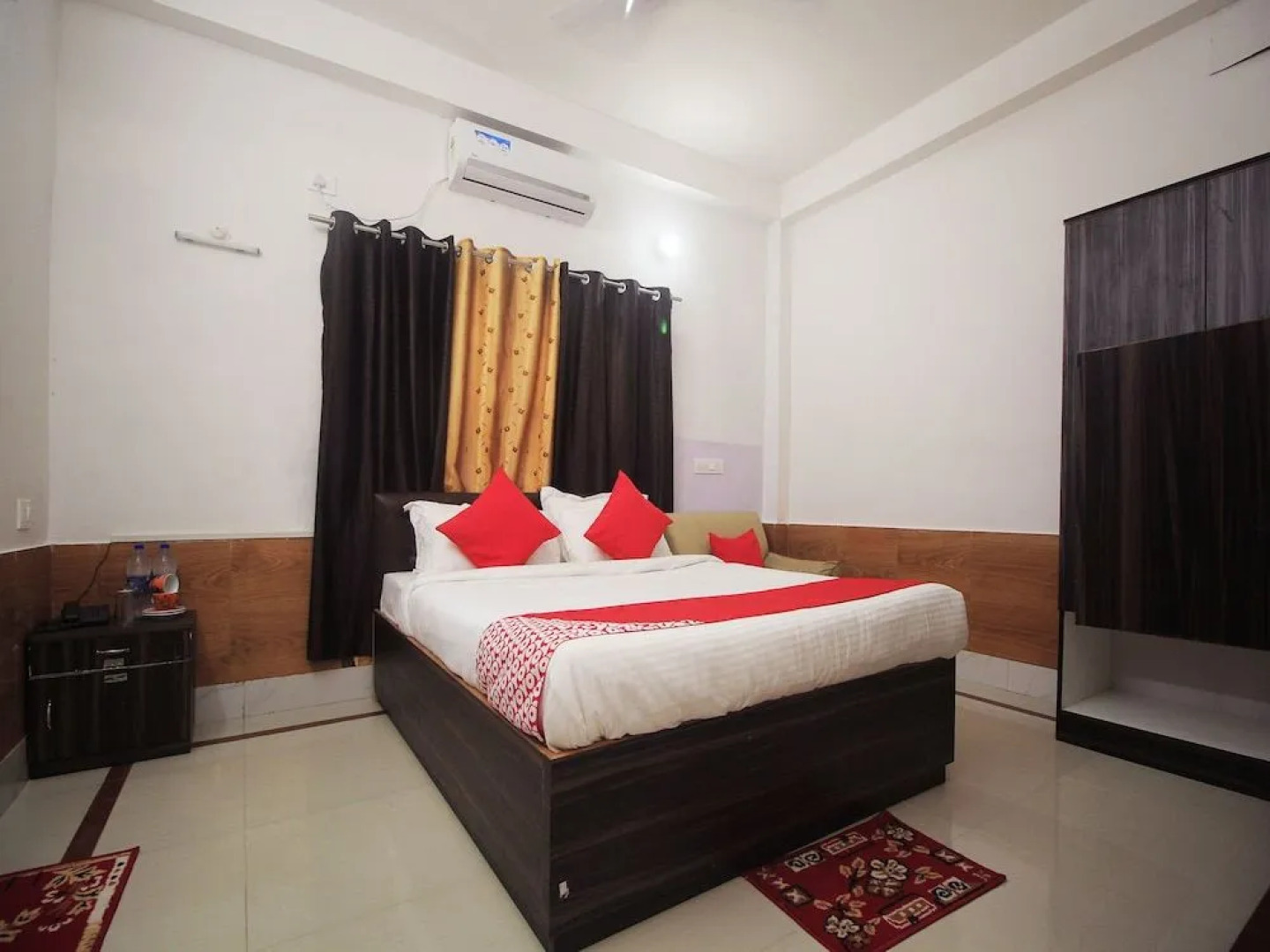 OYO 12992 Prince lodge