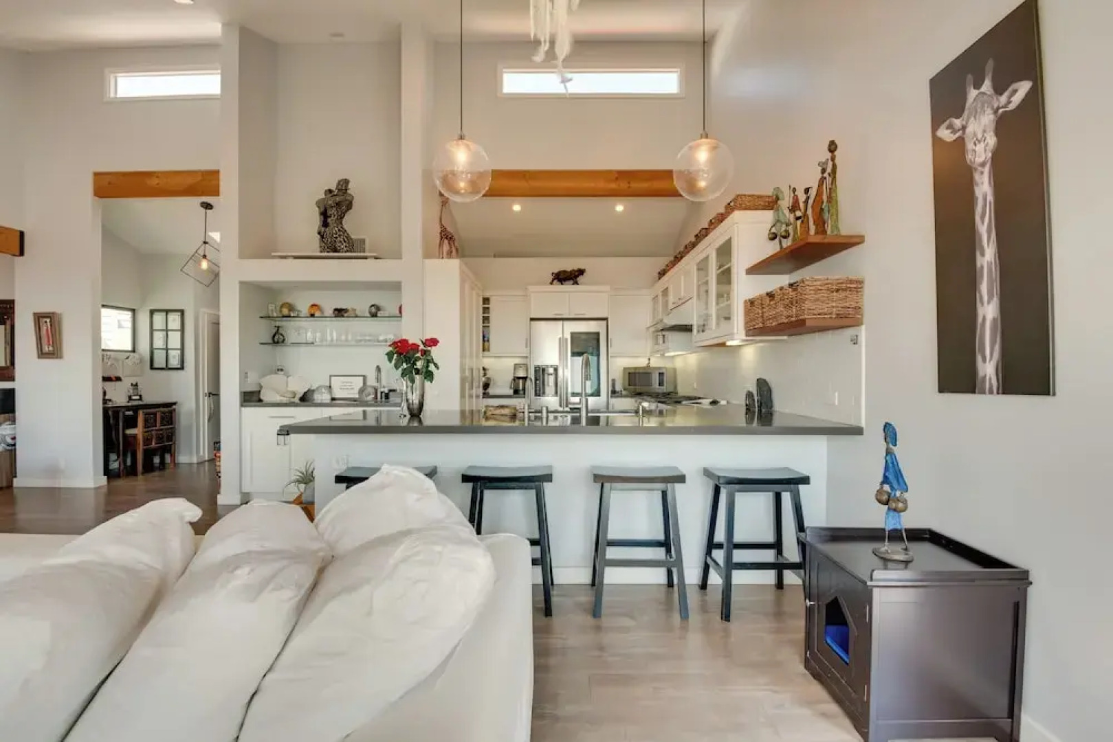 Malibu Retreat w/ Balcony & Mountain Views