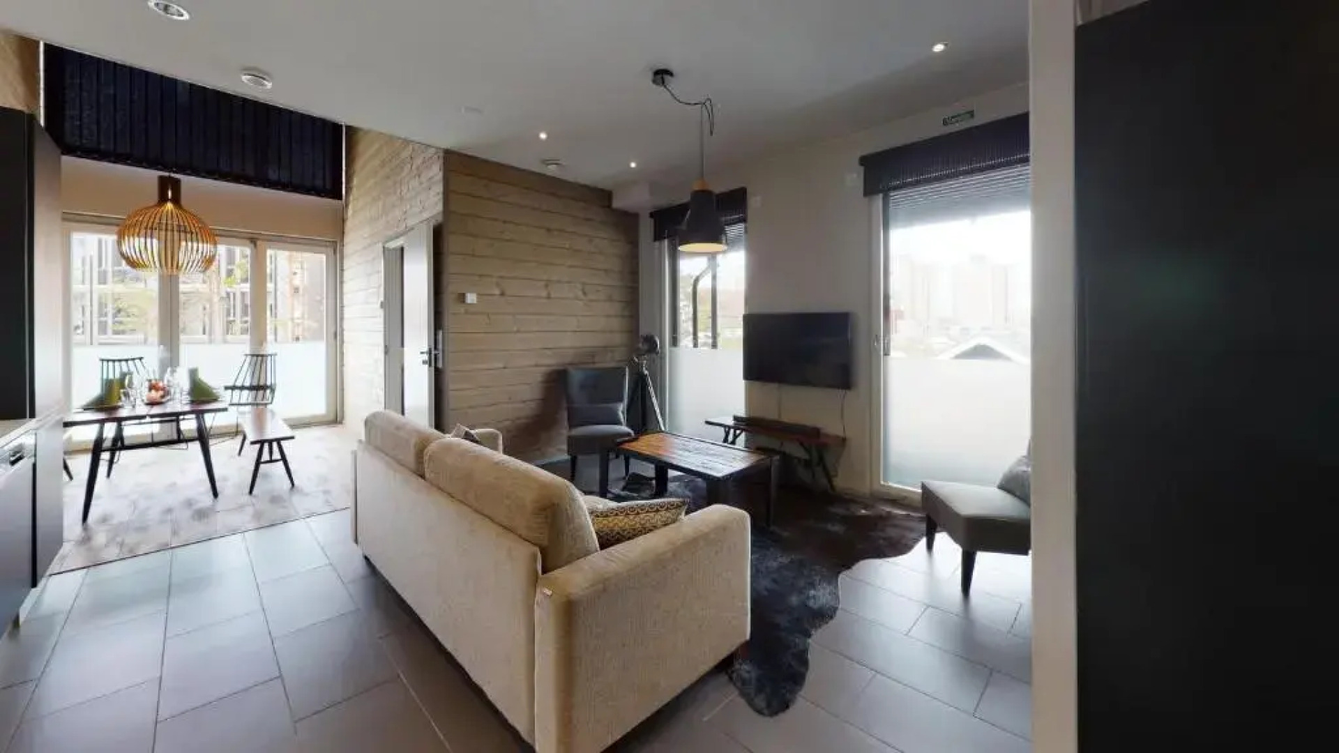 Sandy Kelt, Irish House Apartments