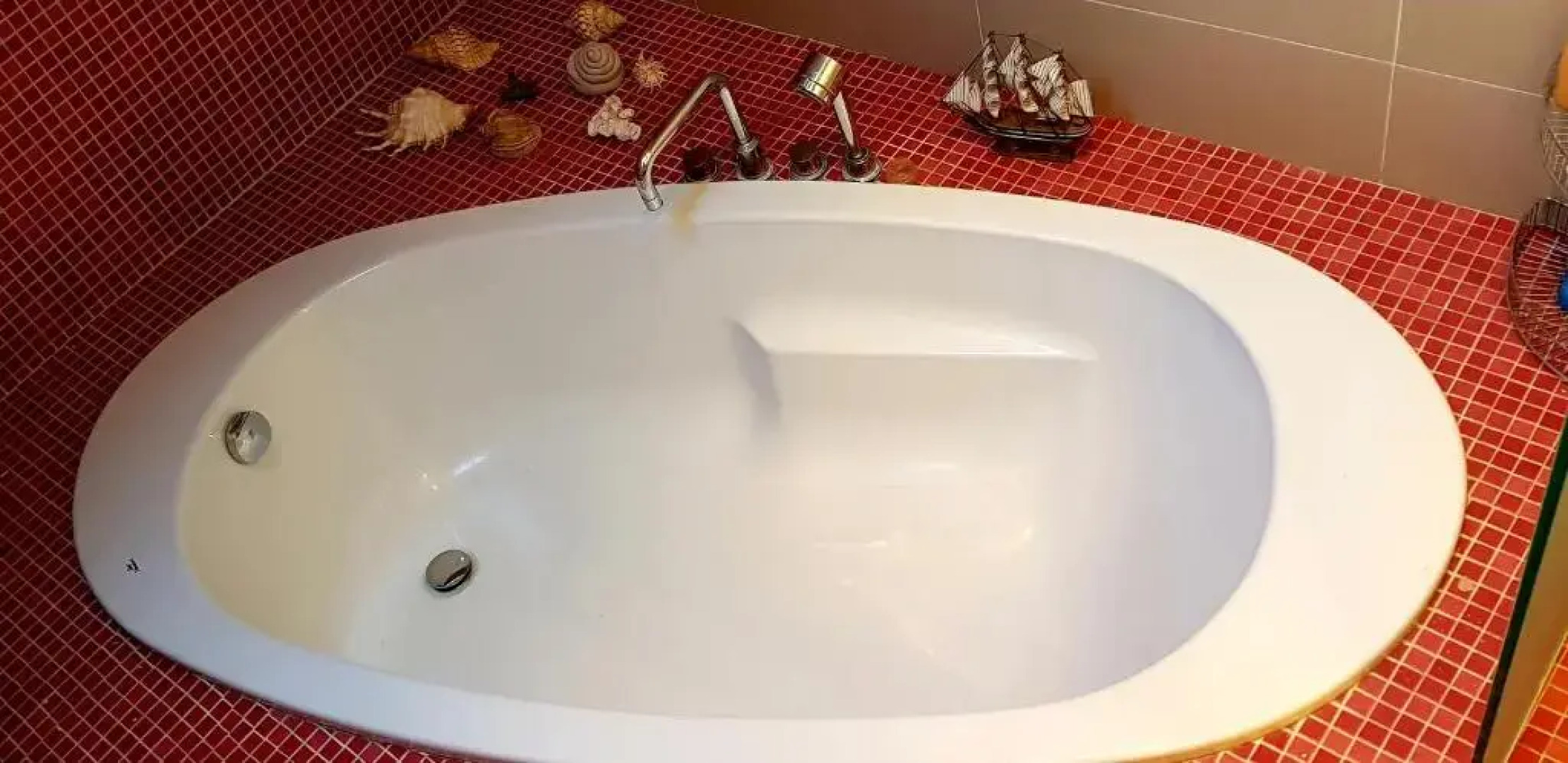 Exceptional Uzupis Bridge 3 Bedroom Apartment