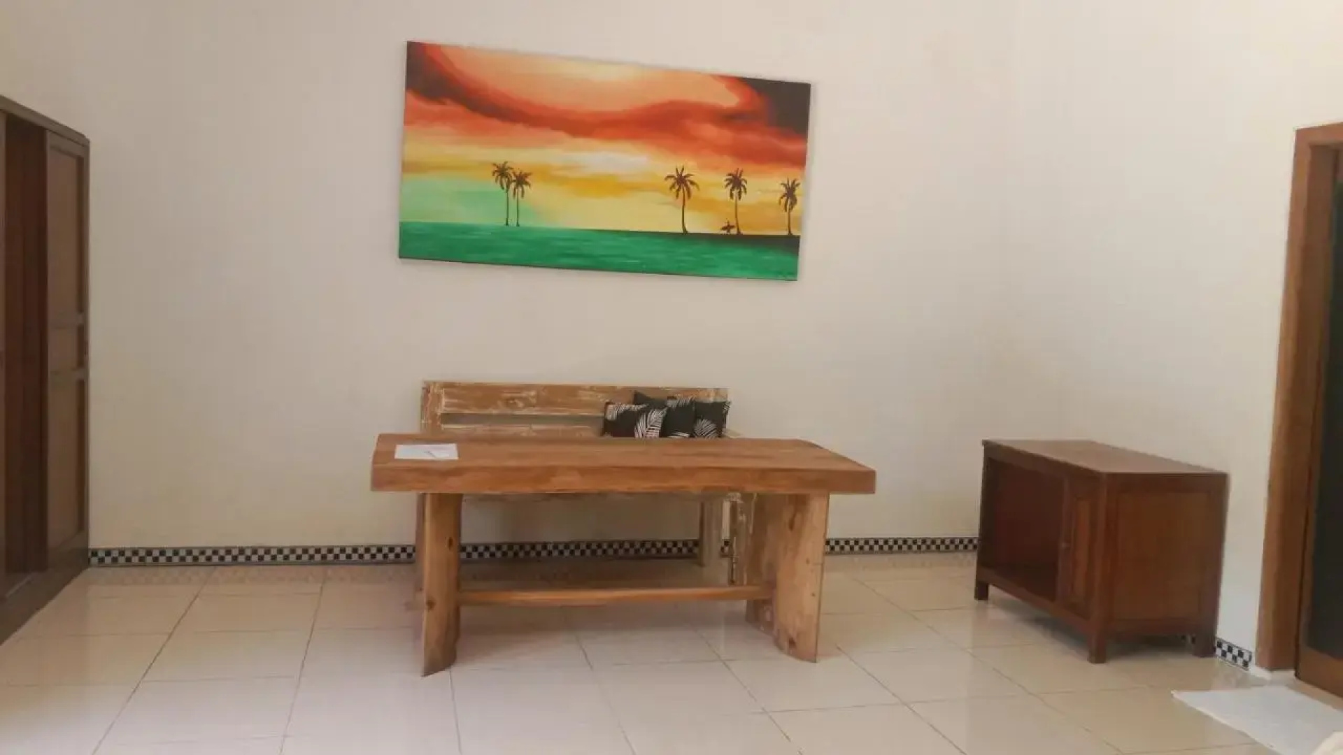 Surf Retreat Villa Sari