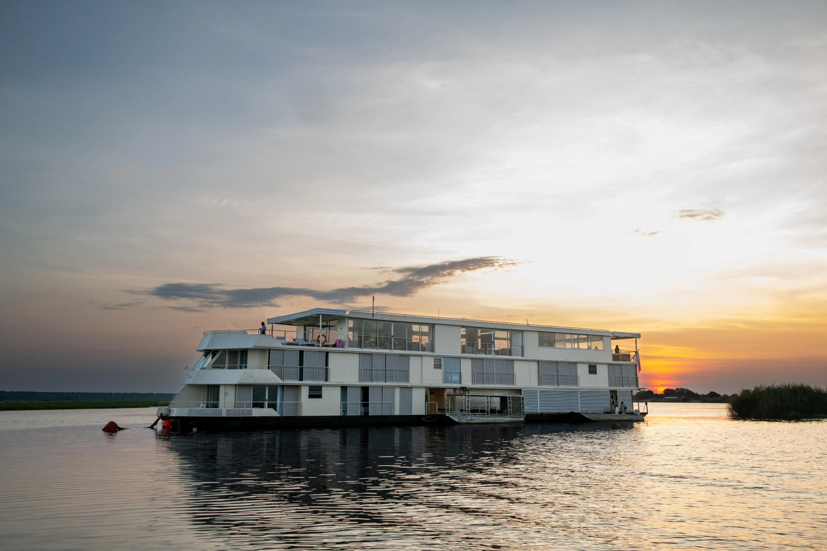 Zambezi Queen by Mantis