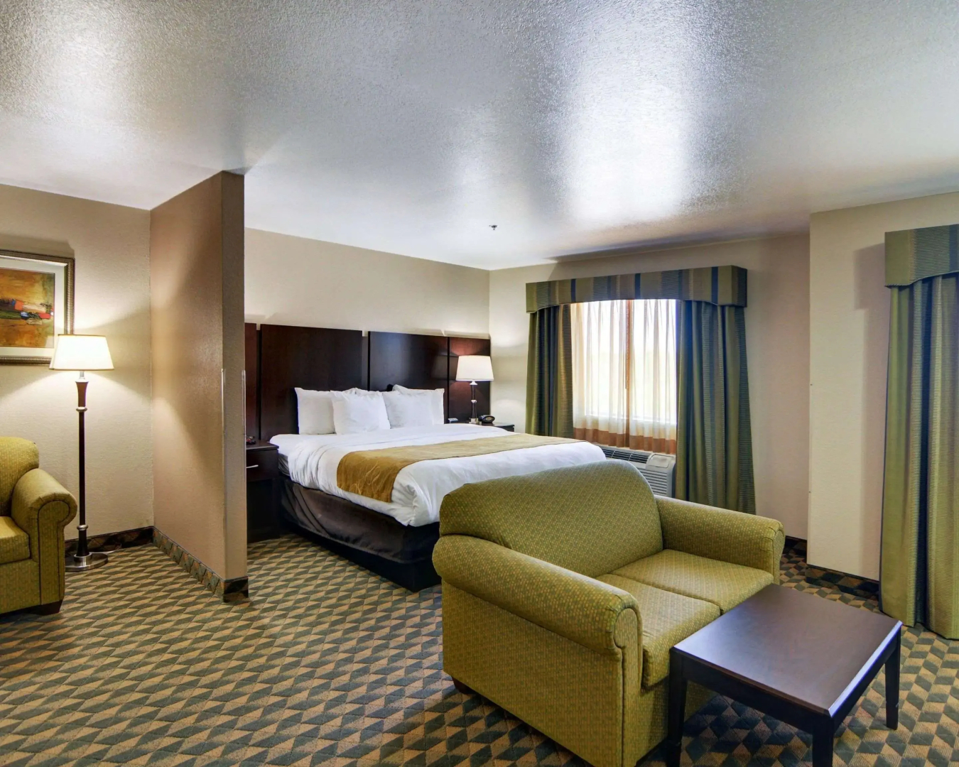 Comfort Suites