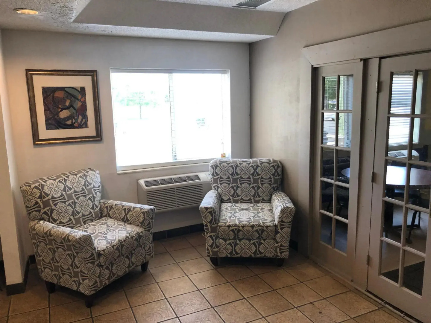 White Lake Inn And Suites