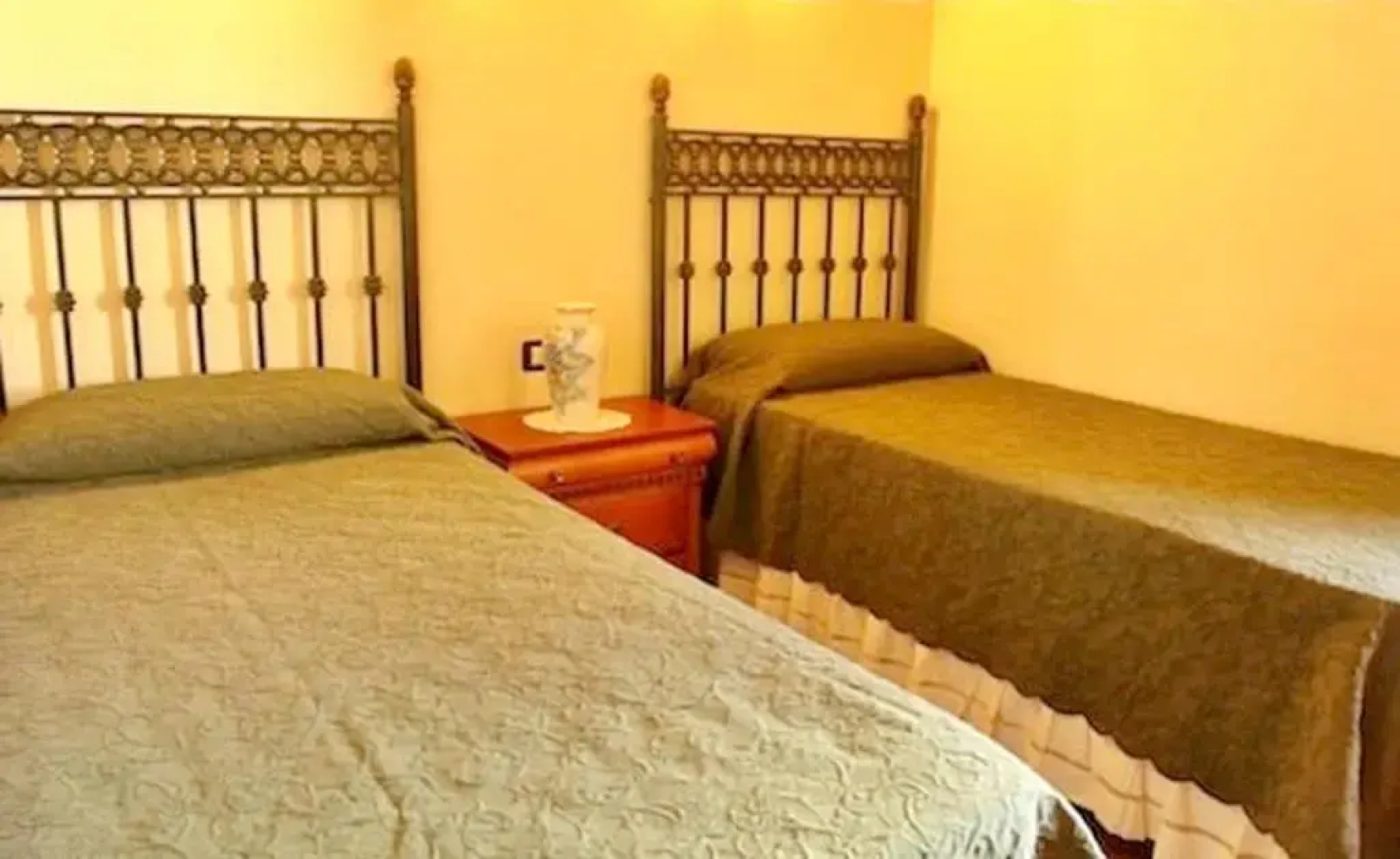2 bedrooms house with shared pool and wifi at San Cristobal de La Laguna