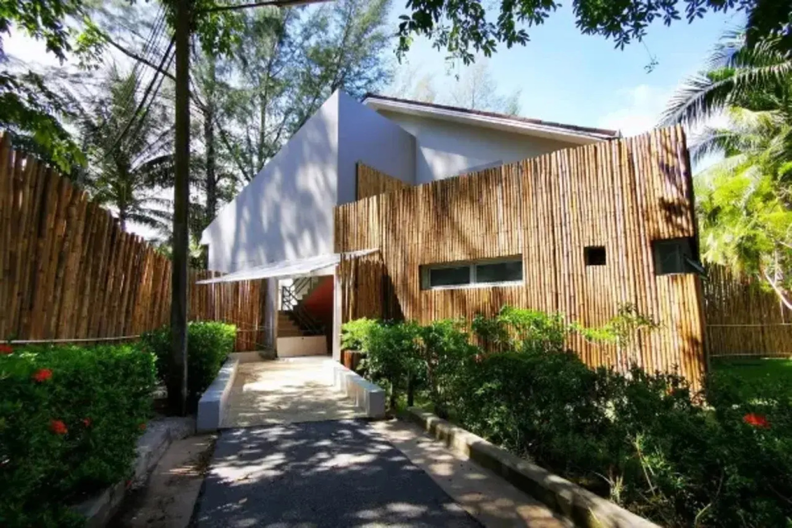 Dugong Village-Green Hotel