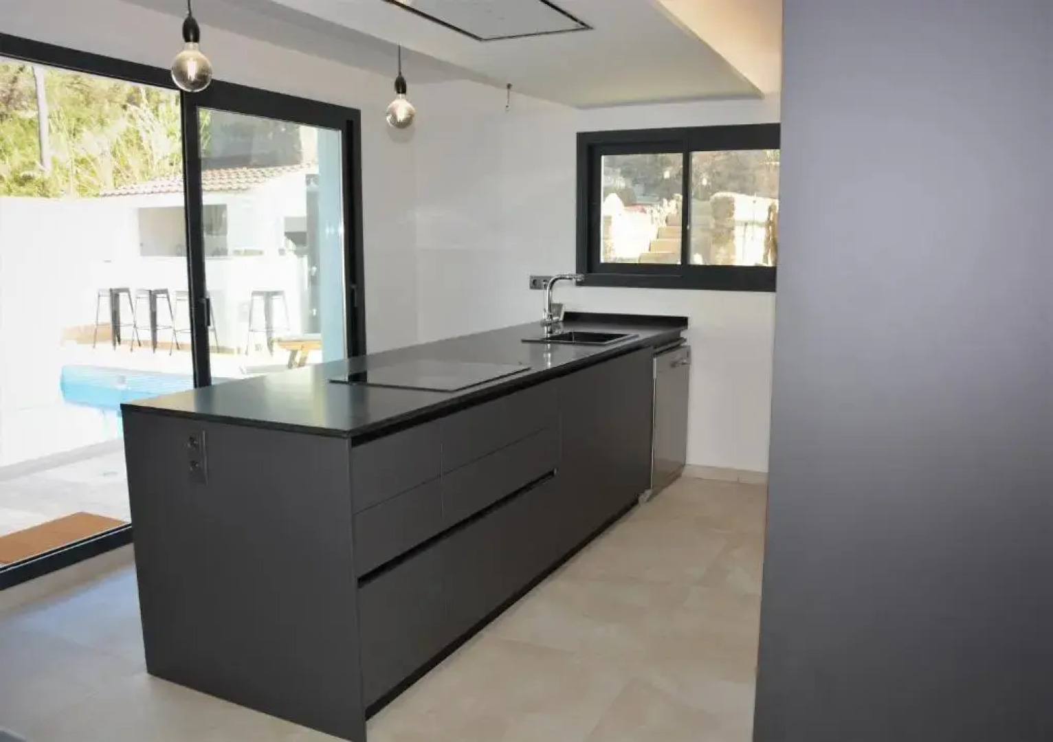 Villa Sitges Avril Renewd Agust 2021 High Design Confortable AC Calm Area