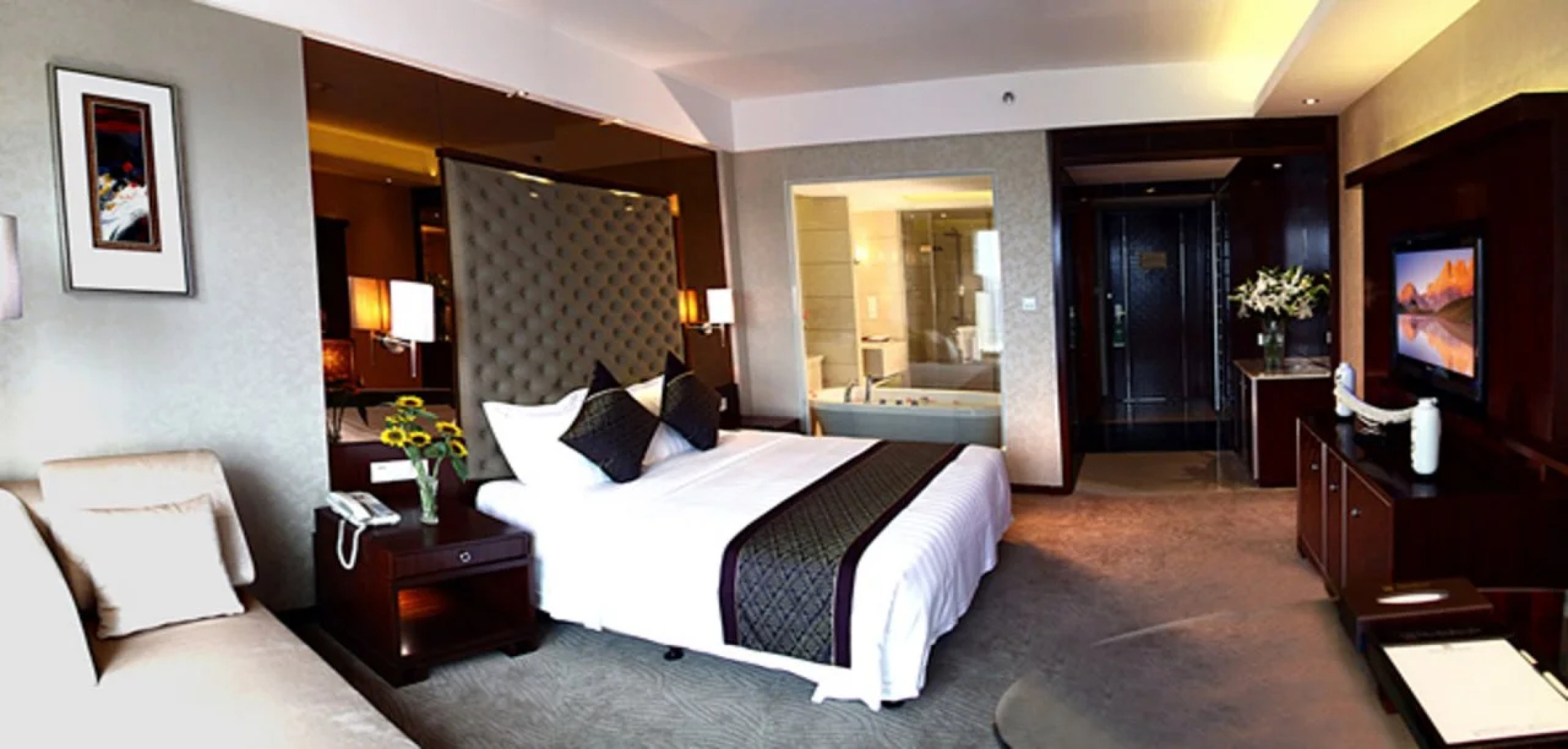 Lung Chuen International Hotel