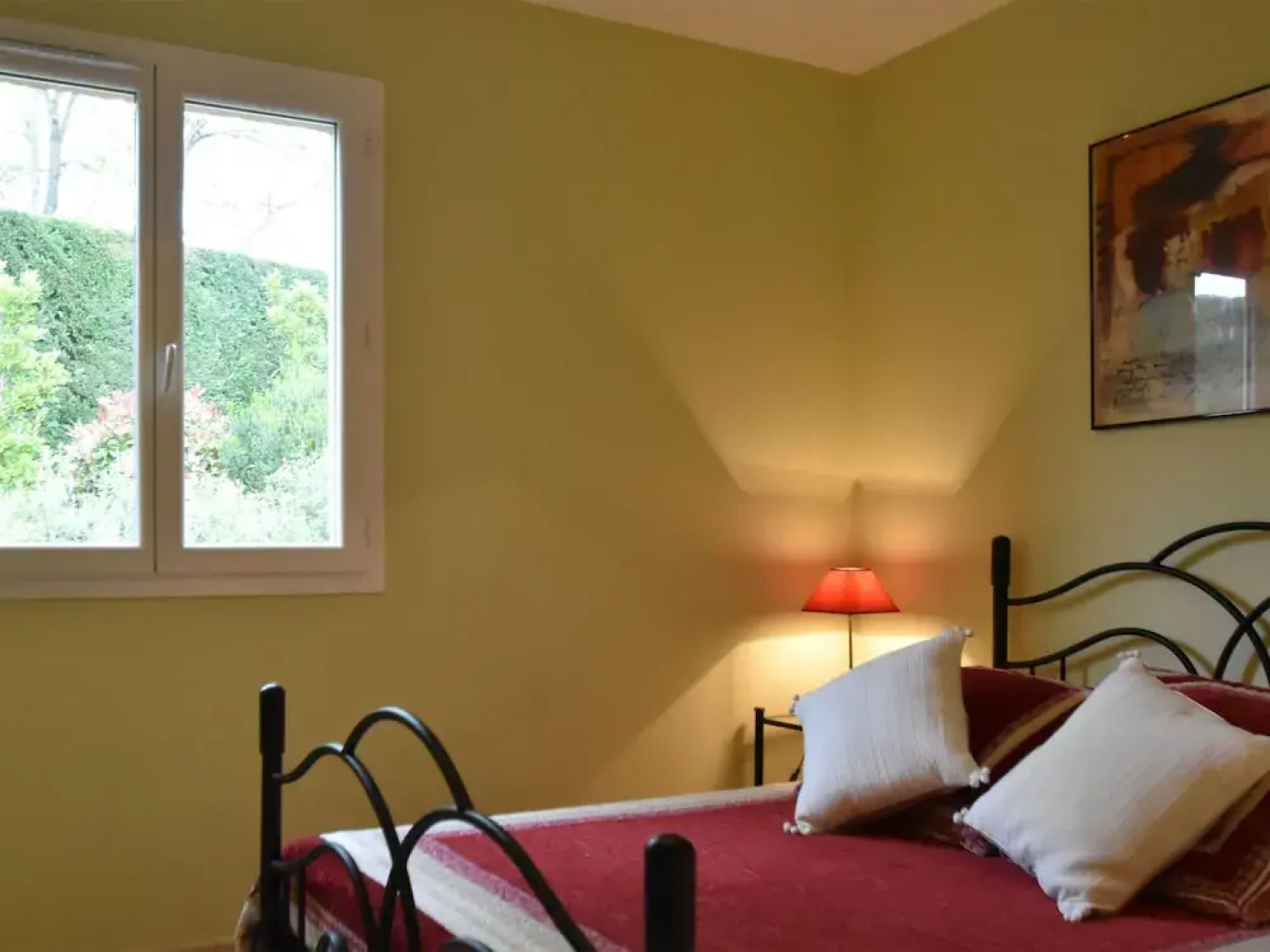 Luxurious Villa in Provence with garden and roofed terrace