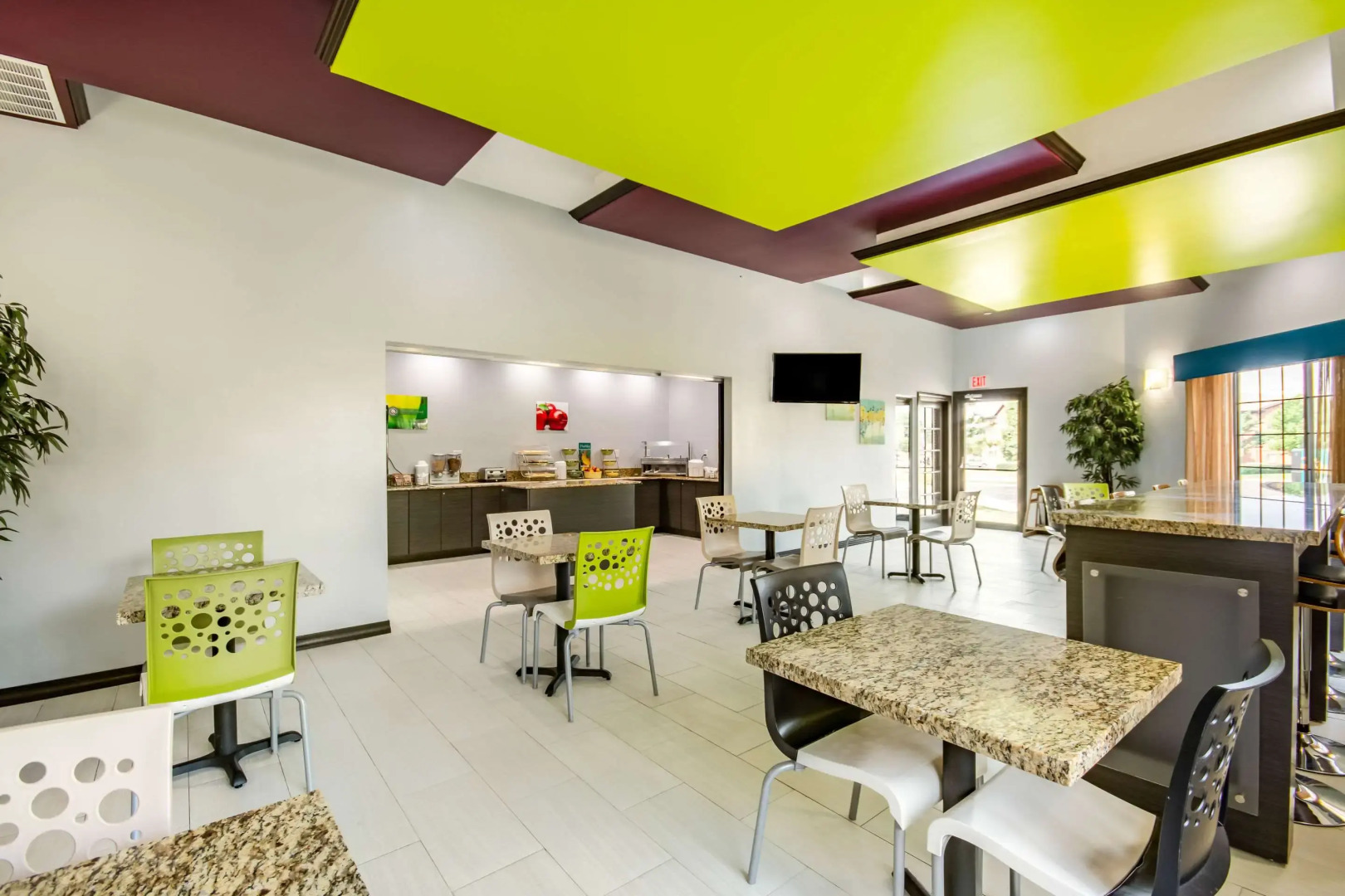 Quality Suites Tulsa I-44