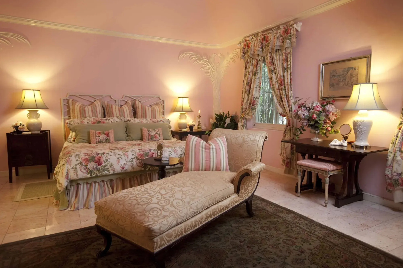 Graycliff Hotel And Restaurant