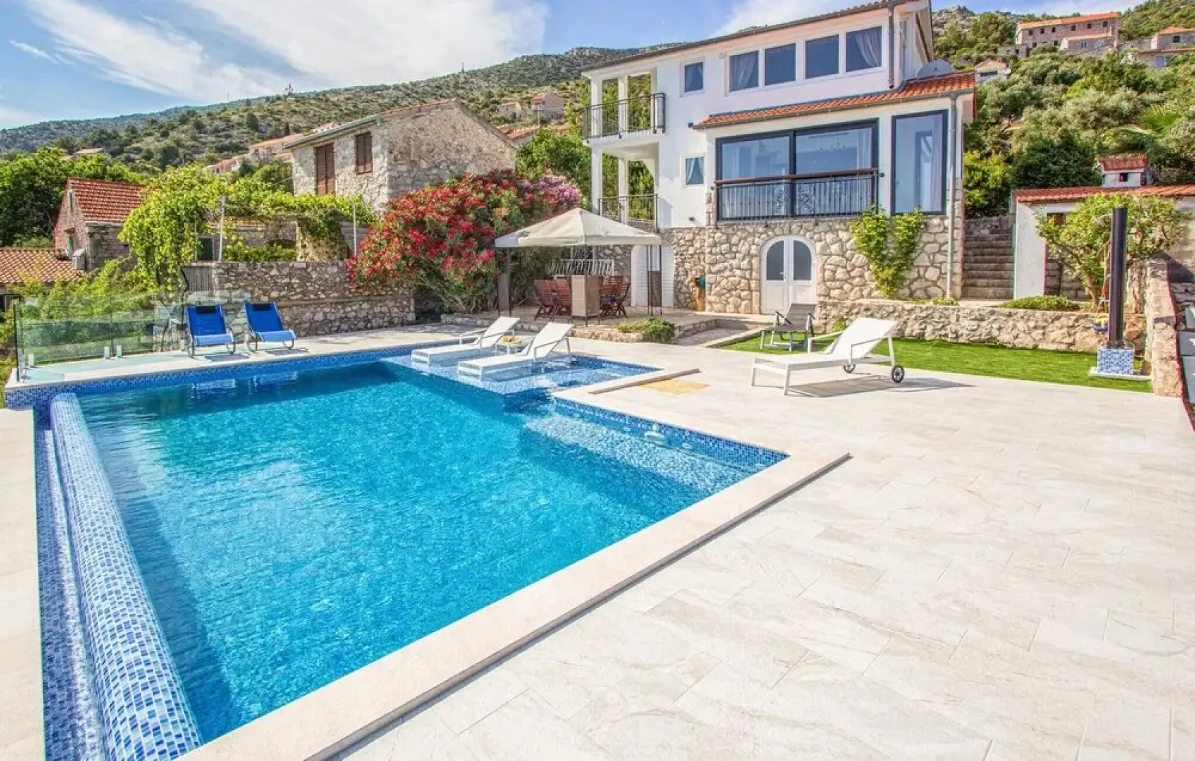 Amazing Home in Zavala With 3 Bedrooms, Wifi and Outdoor Swimming Pool