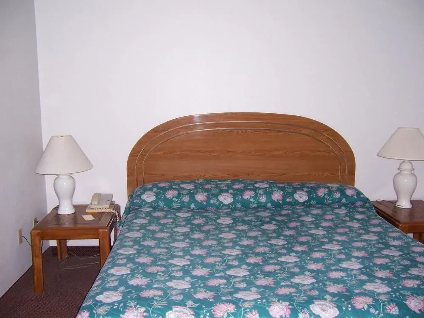 Oak Hill Inn & Suites