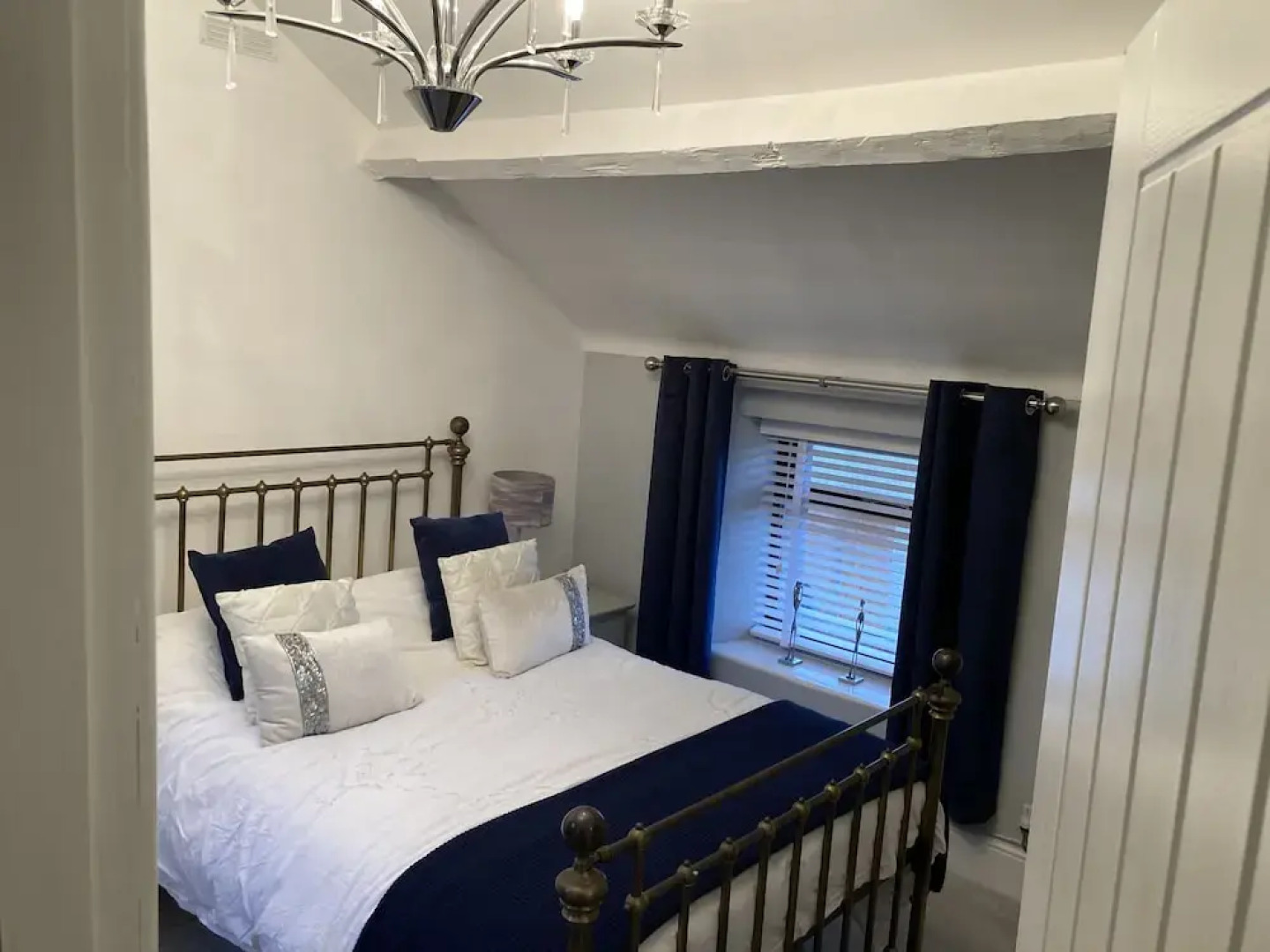 Immaculate 1 Bedroom Cottage sea View From Bedroom